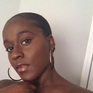 Meet your Posher, Danika